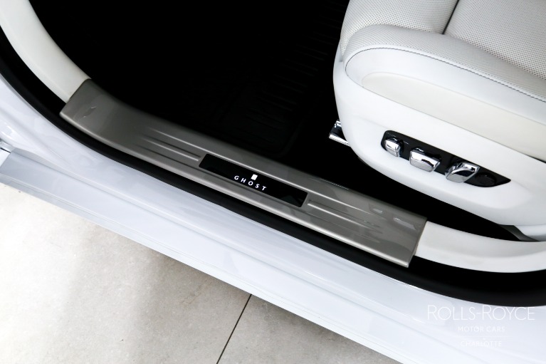 Used-2021-Rolls-Royce-Ghost