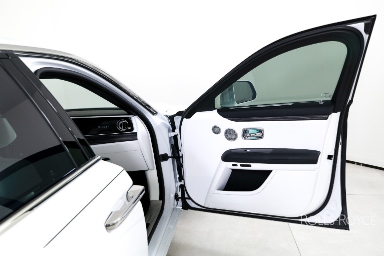 Used-2021-Rolls-Royce-Ghost