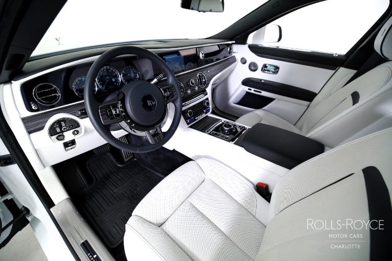Used-2021-Rolls-Royce-Ghost