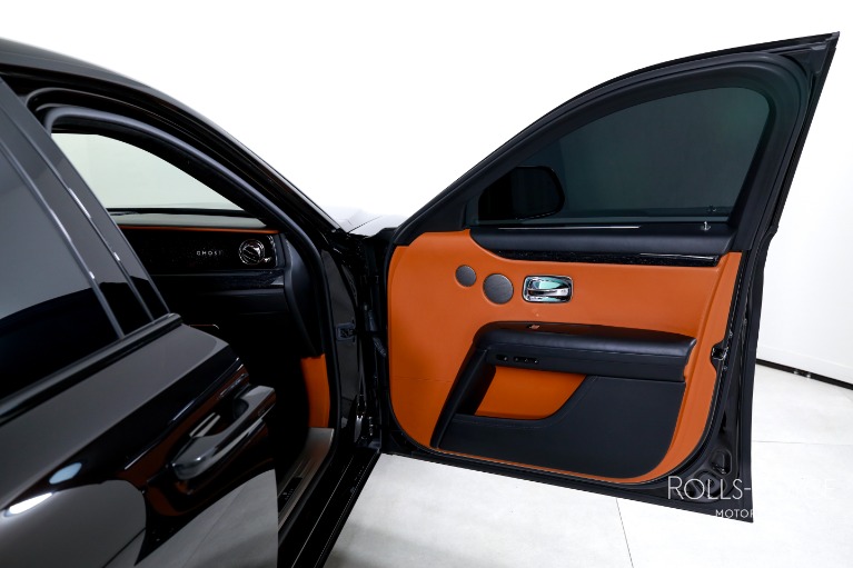 Used-2021-Rolls-Royce-Ghost