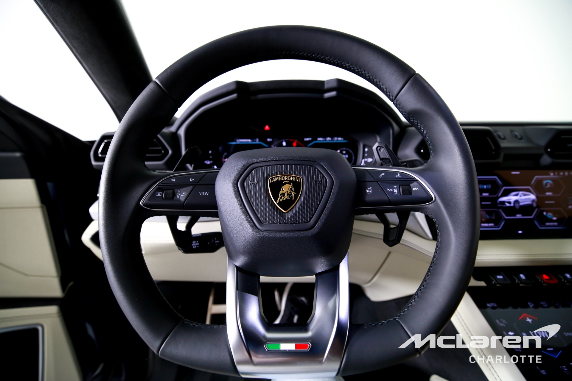 Used 2026 Lamborghini Urus SE | Charlotte, NC