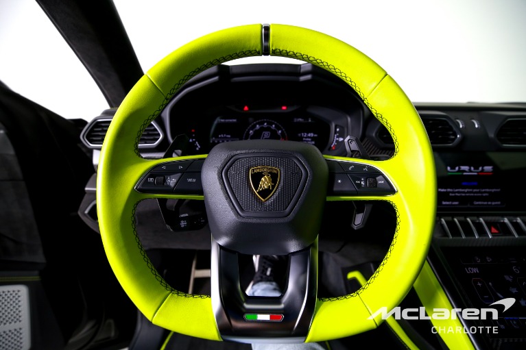 Used-2022-Lamborghini-Urus