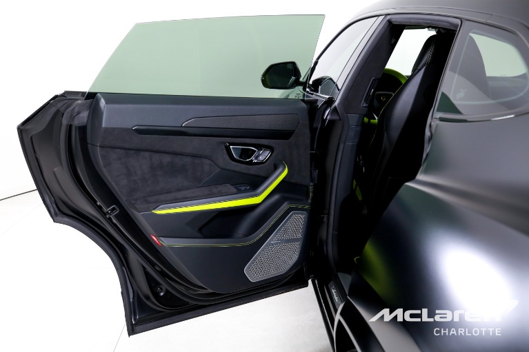 Used-2022-Lamborghini-Urus