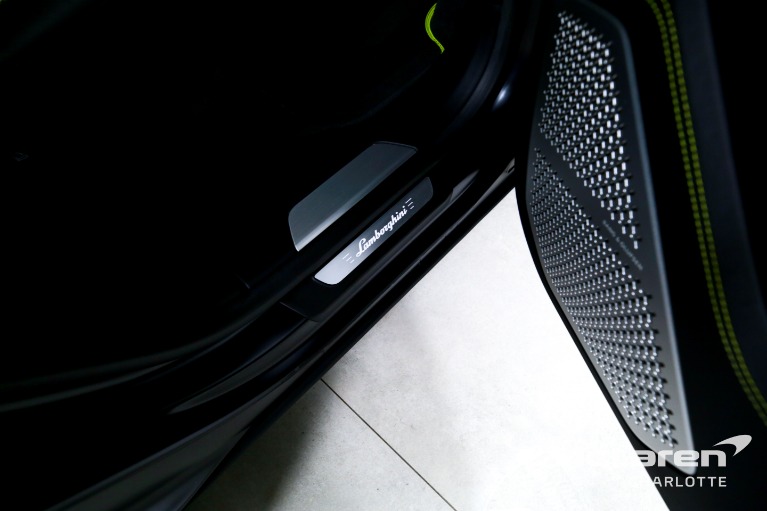 Used-2022-Lamborghini-Urus