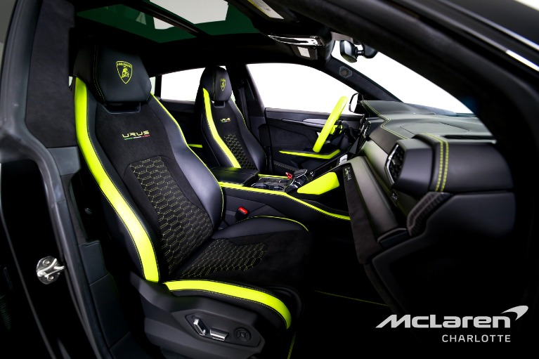 Used-2022-Lamborghini-Urus