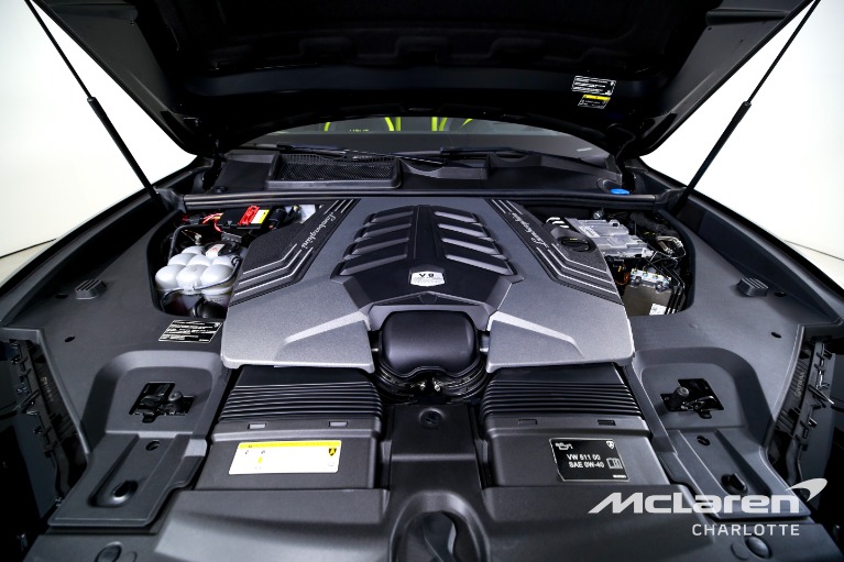 Used-2022-Lamborghini-Urus