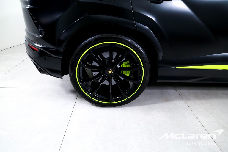 Used-2022-Lamborghini-Urus