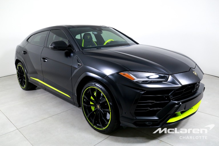 Used-2022-Lamborghini-Urus