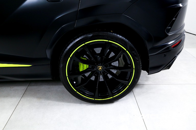 Used-2022-Lamborghini-Urus