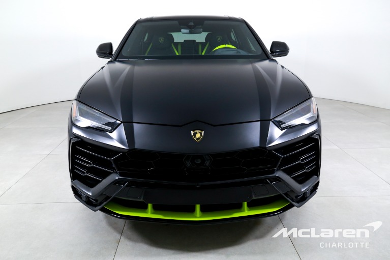 Used-2022-Lamborghini-Urus