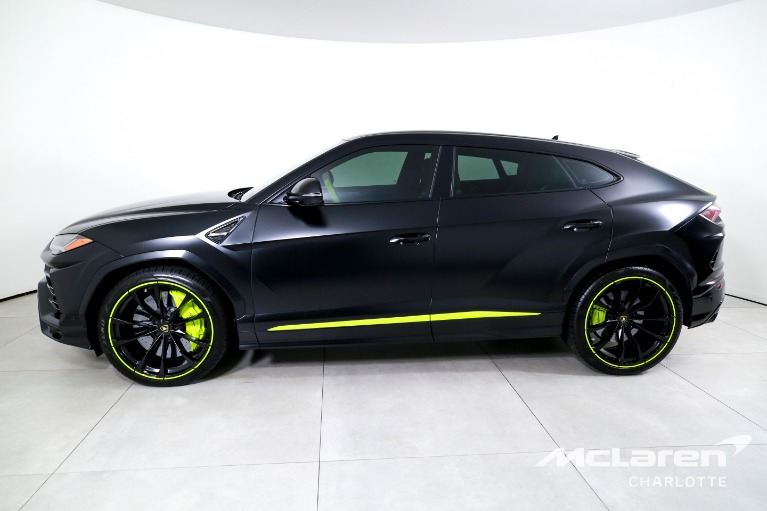 Used-2022-Lamborghini-Urus