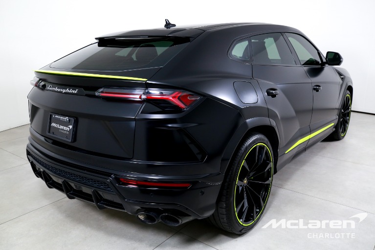 Used-2022-Lamborghini-Urus