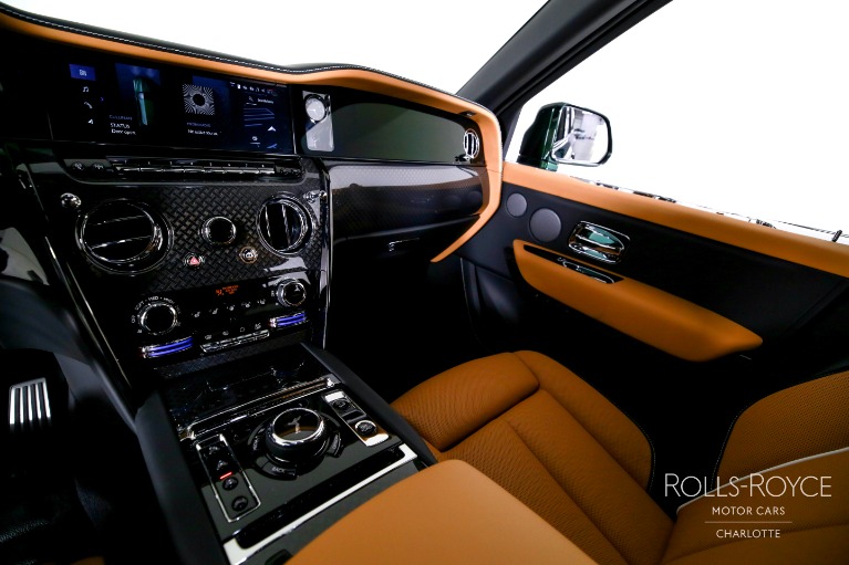 New-2027-Rolls-Royce-Black-Badge-Cullinan
