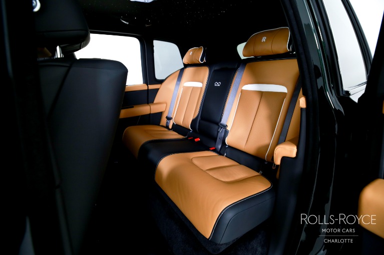 New-2027-Rolls-Royce-Black-Badge-Cullinan
