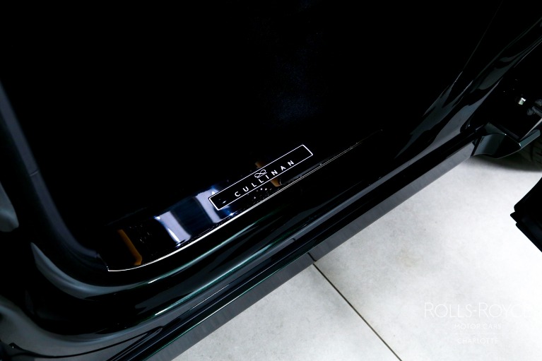 New-2027-Rolls-Royce-Black-Badge-Cullinan