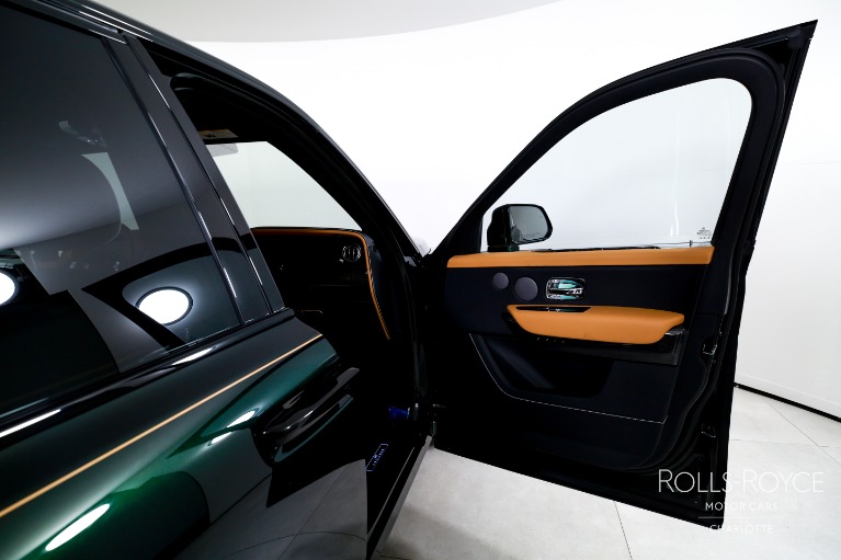 New-2027-Rolls-Royce-Black-Badge-Cullinan