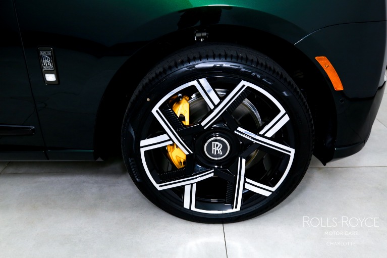 New-2027-Rolls-Royce-Black-Badge-Cullinan