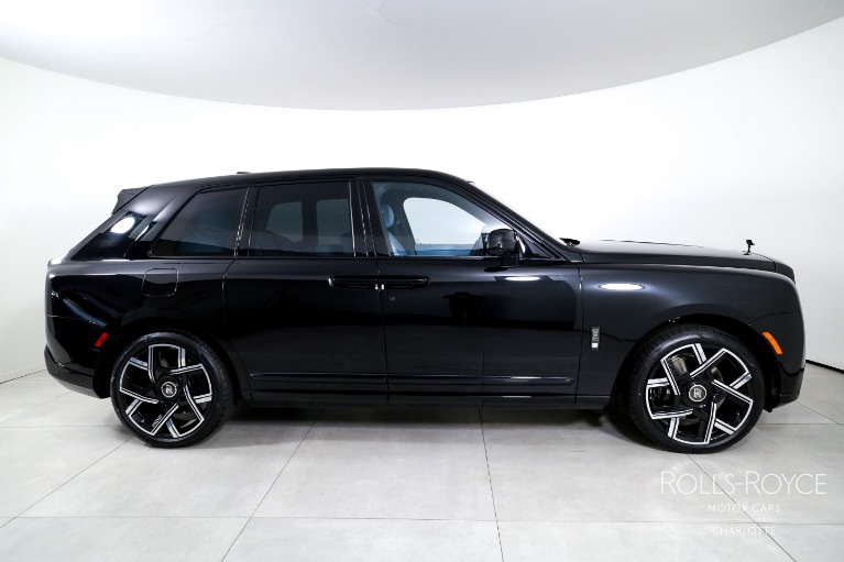 New-2027-Rolls-Royce-Black-Badge-Cullinan