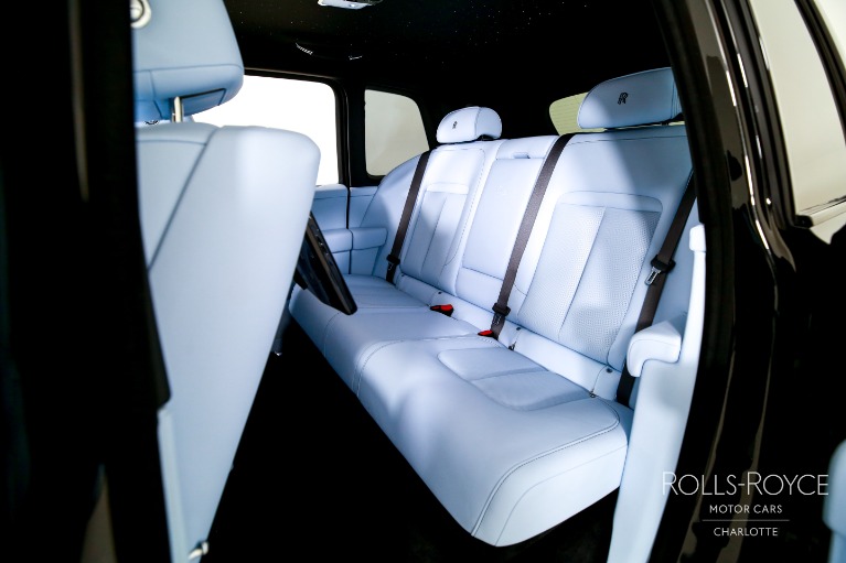 New-2027-Rolls-Royce-Black-Badge-Cullinan