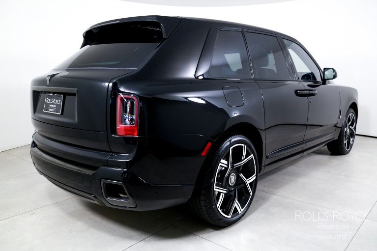 New-2027-Rolls-Royce-Black-Badge-Cullinan