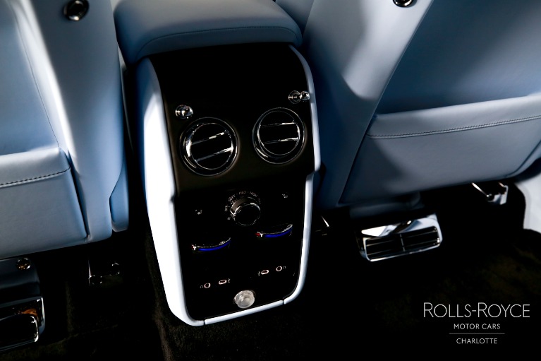 New-2027-Rolls-Royce-Black-Badge-Cullinan