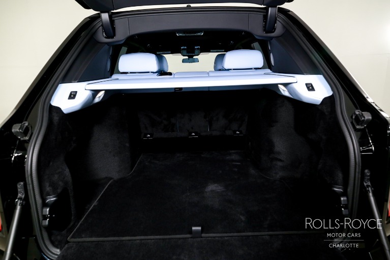 New-2027-Rolls-Royce-Black-Badge-Cullinan