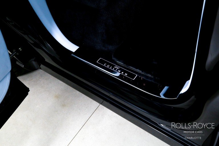 New-2027-Rolls-Royce-Black-Badge-Cullinan