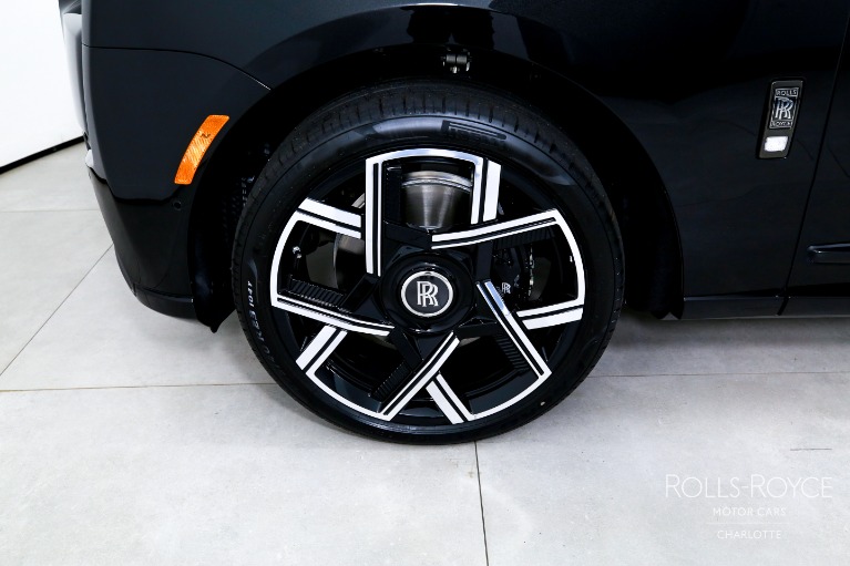 New-2027-Rolls-Royce-Black-Badge-Cullinan