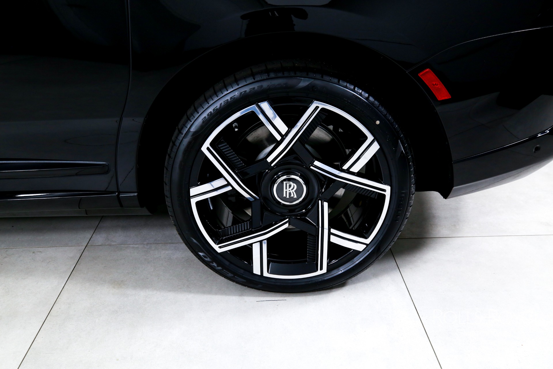 New 2027 Rolls-Royce Black Badge Cullinan  | Charlotte, NC