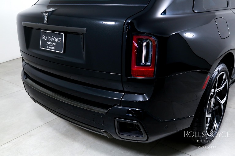 New-2027-Rolls-Royce-Black-Badge-Cullinan
