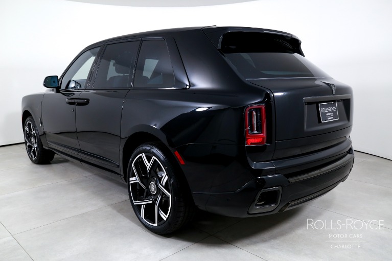 New-2027-Rolls-Royce-Black-Badge-Cullinan