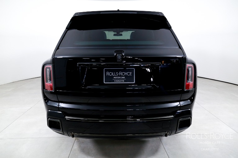 New-2027-Rolls-Royce-Black-Badge-Cullinan