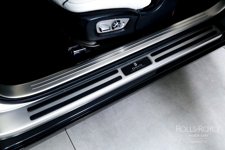 Used-2017-Rolls-Royce-Dawn