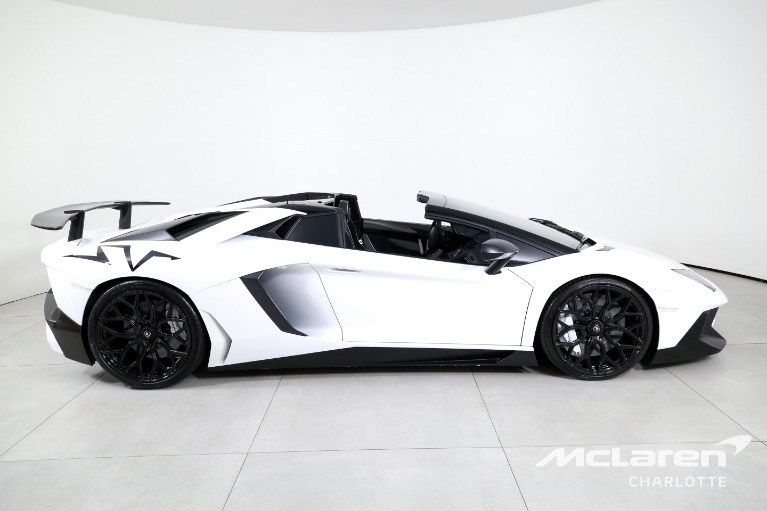 Used-2016-Lamborghini-Aventador-LP-750-4-SV