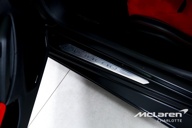 Used-2020-Lamborghini-Huracan-EVO