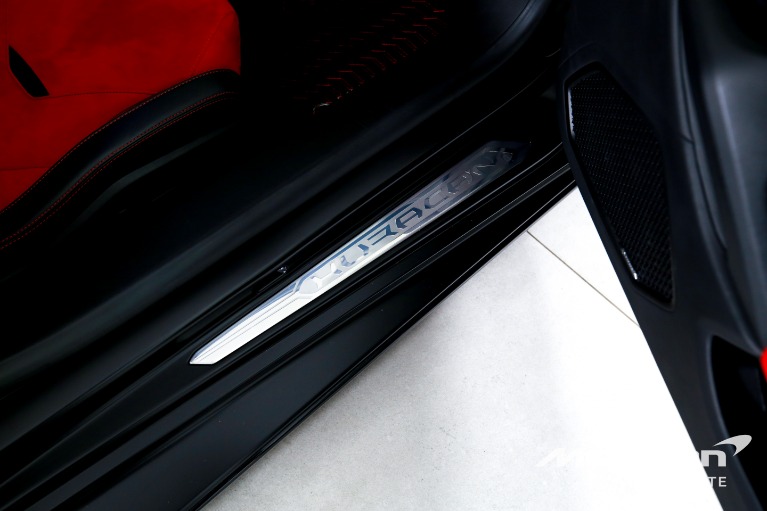 Used-2020-Lamborghini-Huracan-EVO