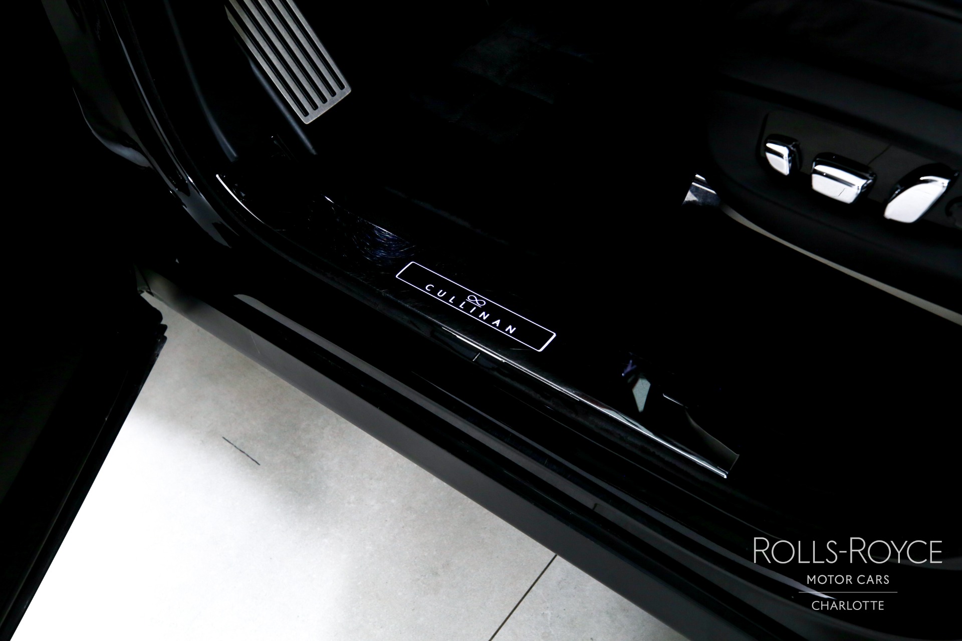 Used 2020 Rolls-Royce Black Badge Cullinan  | Charlotte, NC