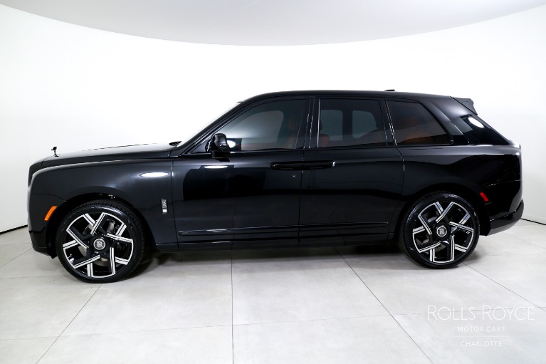 New-2027-Rolls-Royce-Black-Badge-Cullinan