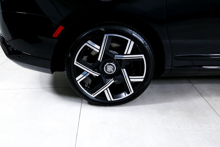 New-2027-Rolls-Royce-Black-Badge-Cullinan