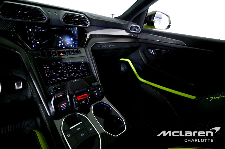 Used-2024-Lamborghini-Urus-Performante
