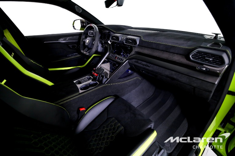Used-2024-Lamborghini-Urus-Performante