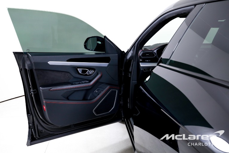 Used-2024-Lamborghini-Urus-S