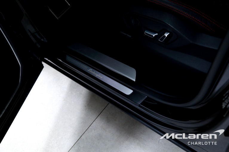 Used-2024-Lamborghini-Urus-S