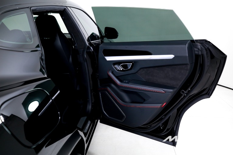 Used-2024-Lamborghini-Urus-S