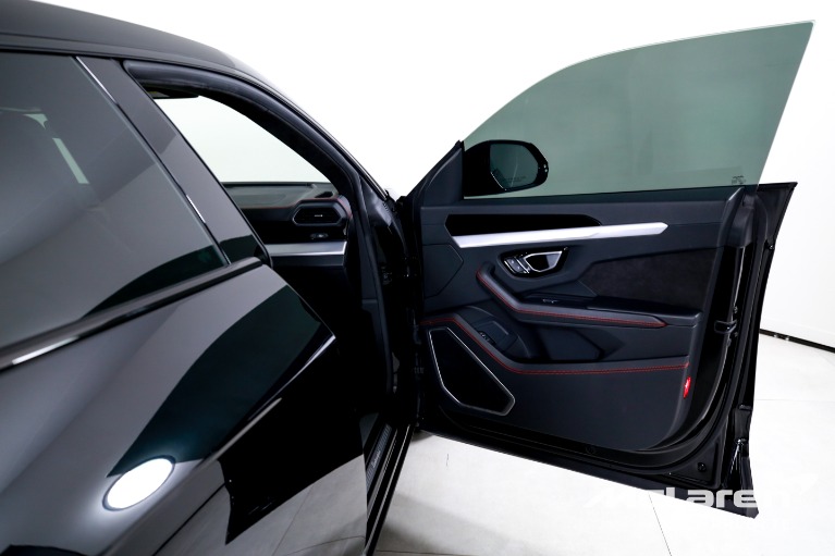Used-2024-Lamborghini-Urus-S