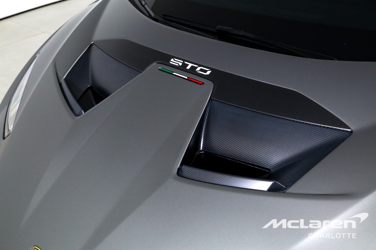 Used-2021-Lamborghini-Huracan-STO