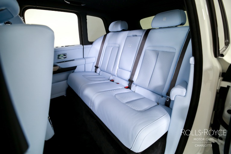 New-2027-Rolls-Royce-Black-Badge-Cullinan