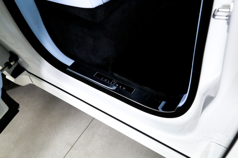 New-2027-Rolls-Royce-Black-Badge-Cullinan
