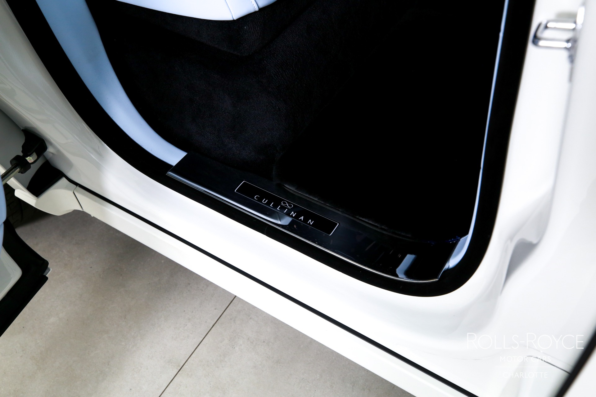 New 2027 Rolls-Royce Black Badge Cullinan  | Charlotte, NC