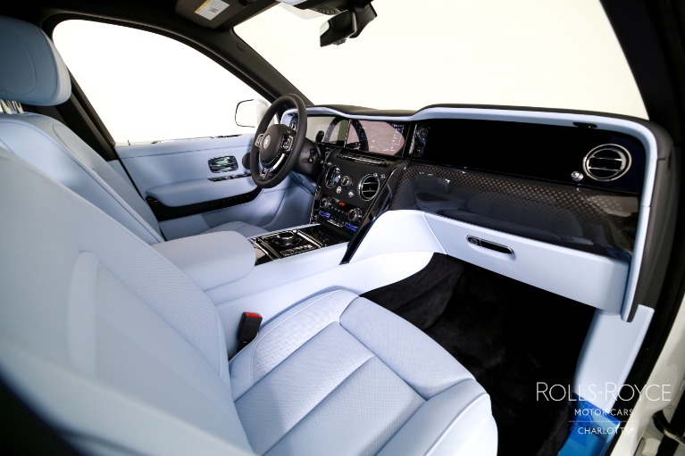 New-2027-Rolls-Royce-Black-Badge-Cullinan